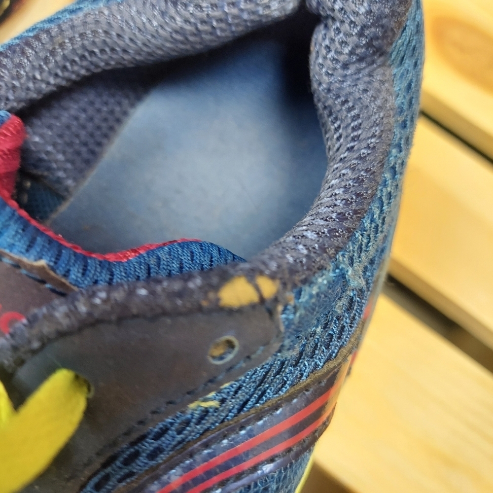 Women's Saucony Catalyst Sneaker Neon Yellow, Pink or Blue Little worn Size 8 - Picture 4 of 8